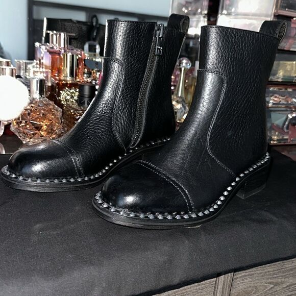 Zadig & Voltaire Empress Clous Textured Leather Ankle Boots NWOB, With Dust Bag - Picture 10 of 17